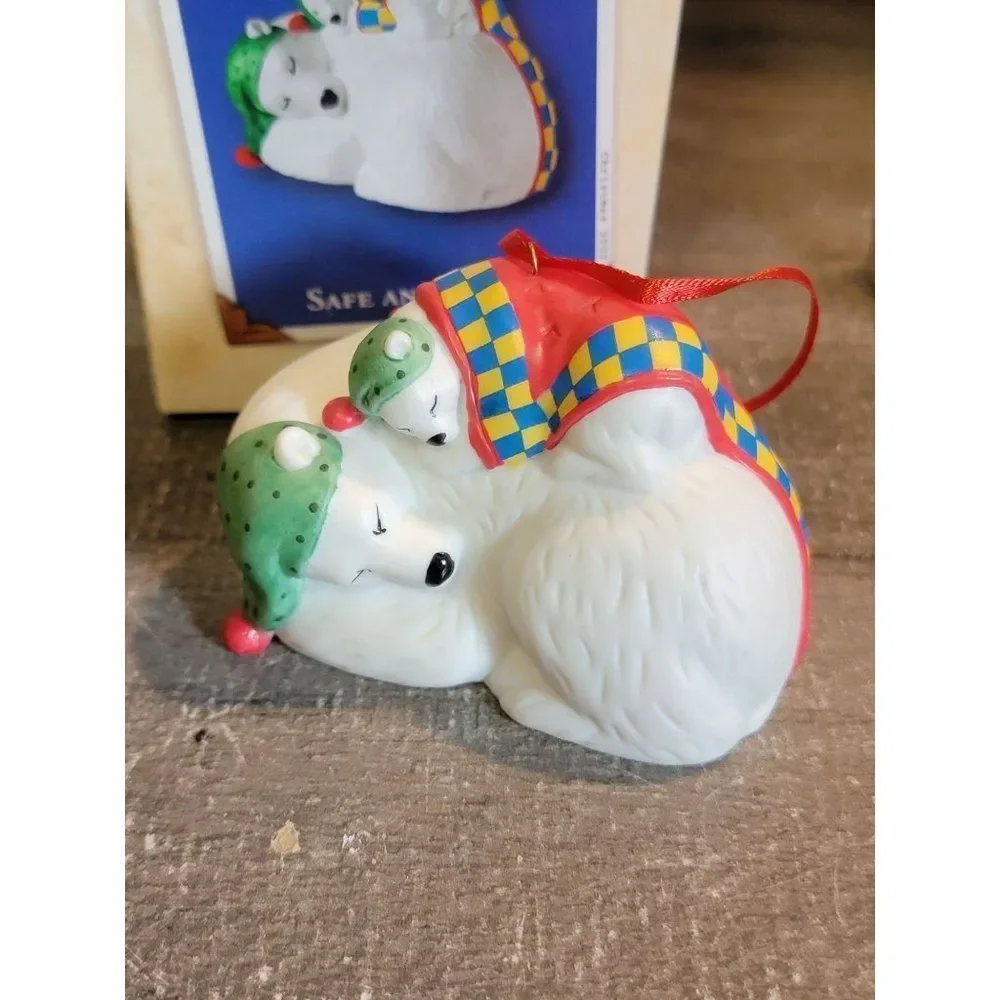 Hallmark 2002 safe and‎ snug ornament Xmas Decor polar bear
